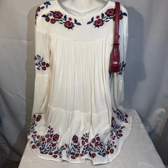 Free People Ivory Embroidered Boho Peasant Blouse XS‎ - Picture 2 of 8